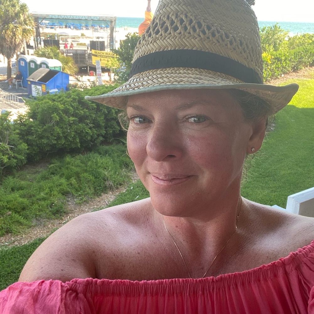 Meet your Posher, Lorraine